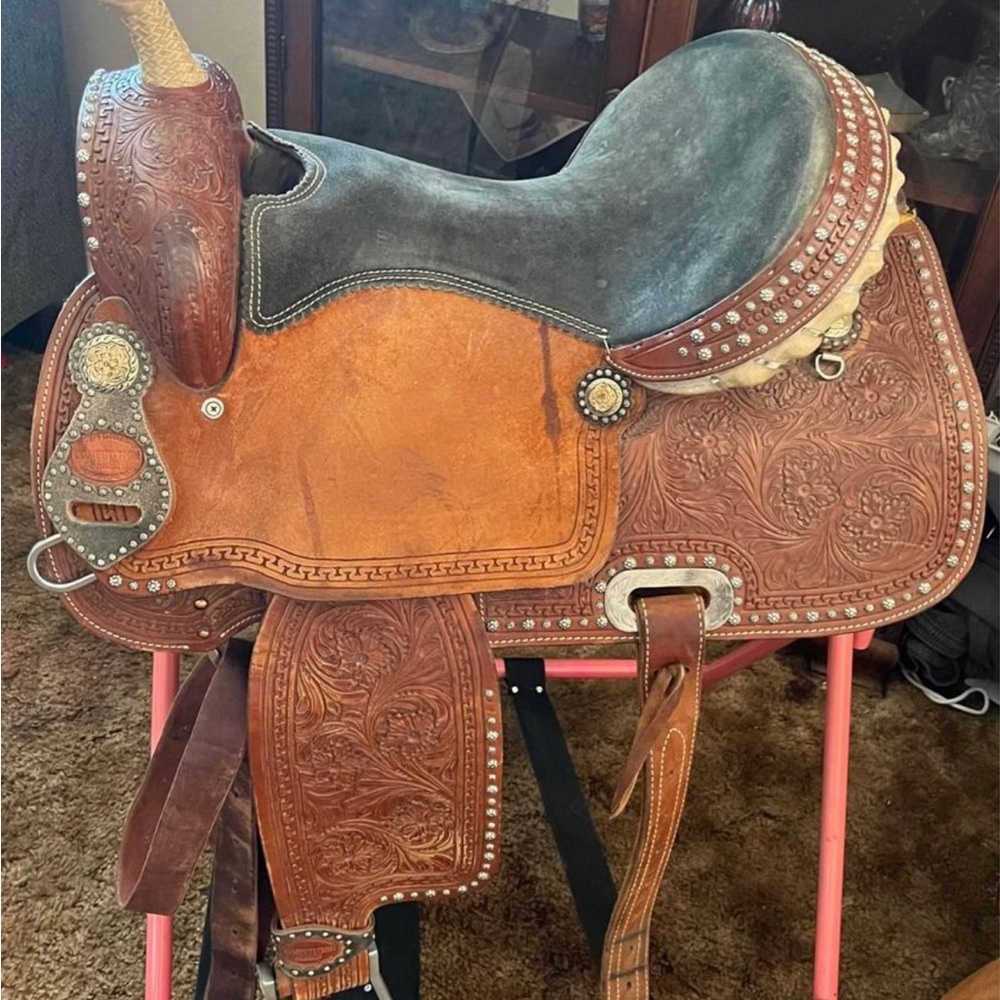 Barrel saddle